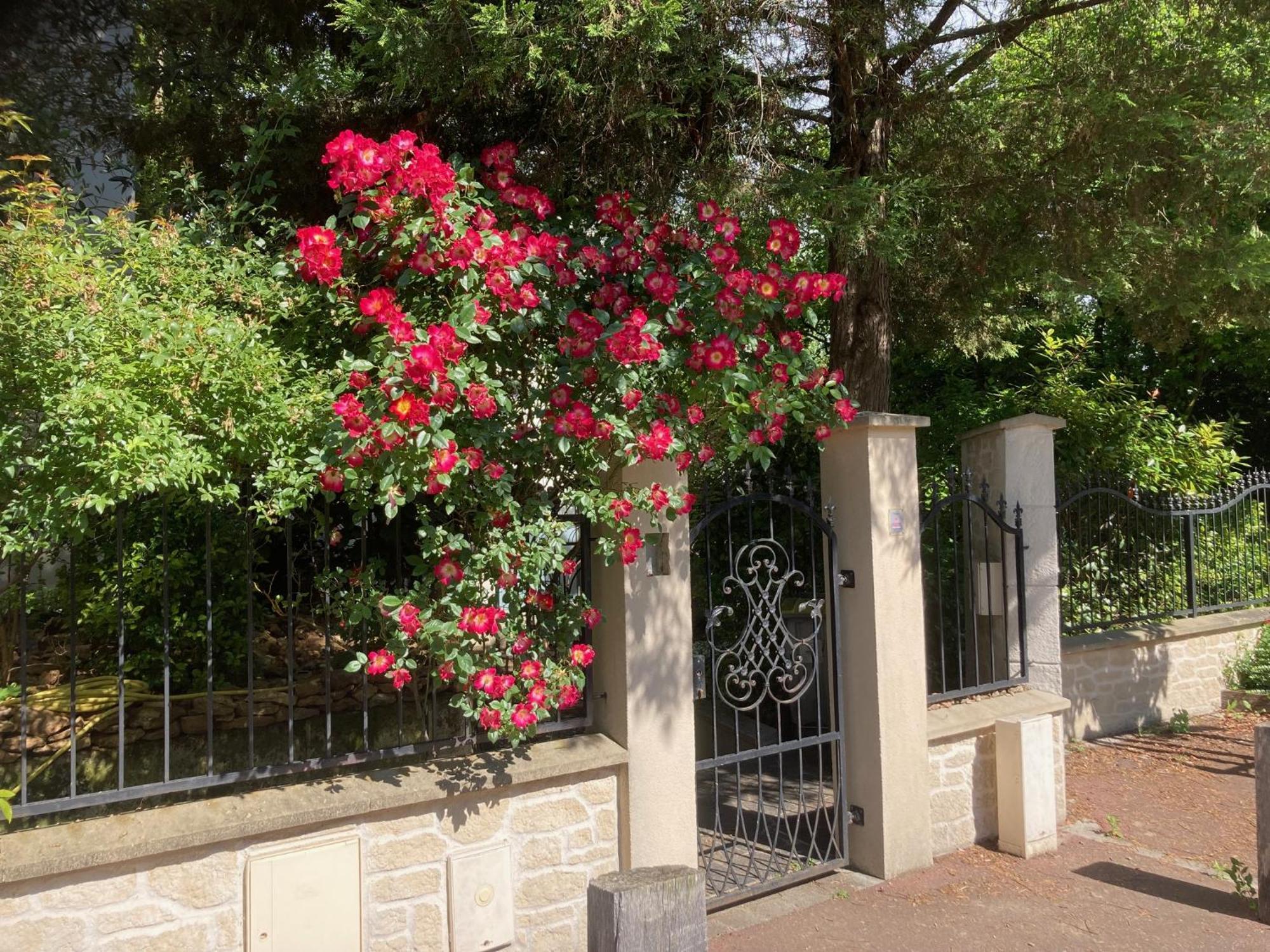 Sejour A La Chataigneraie Rueil-Malmaison Esterno foto